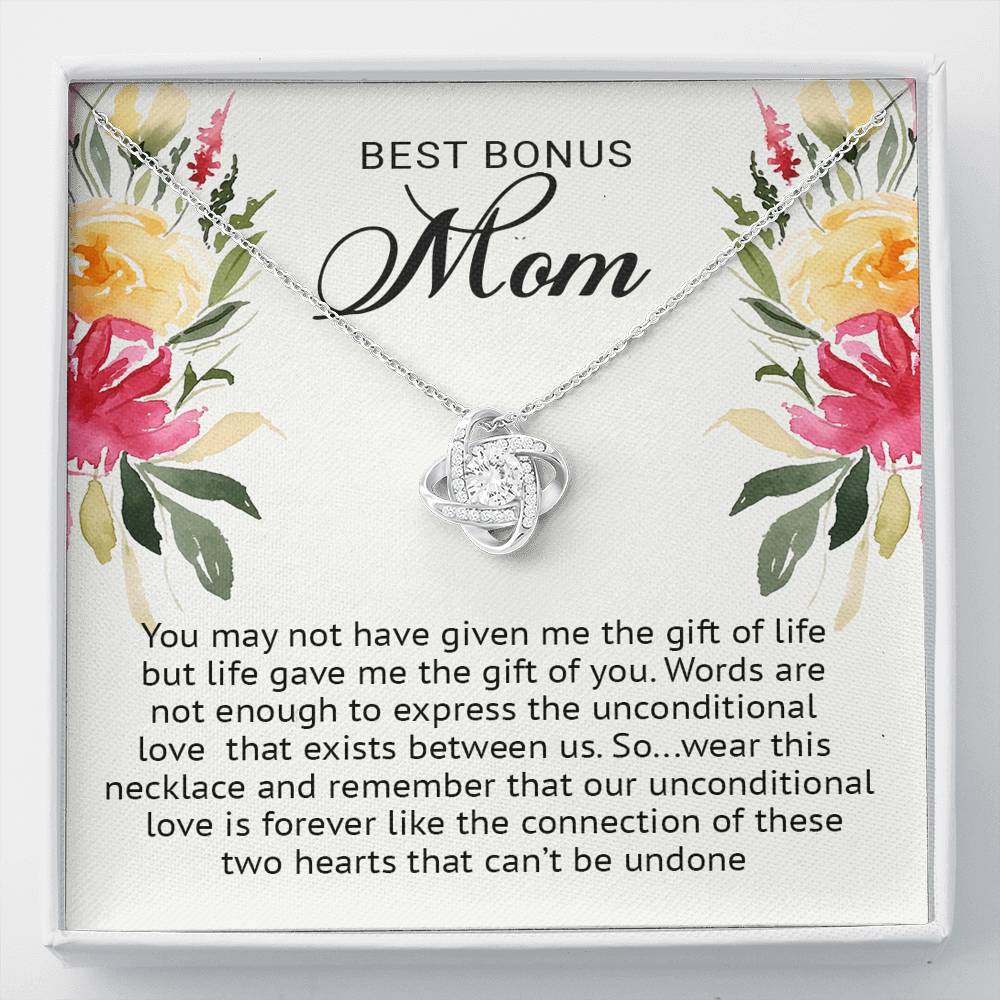 bonus mom 5 Love Knot Neclace