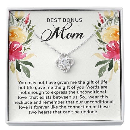 bonus mom 5 Love Knot Neclace