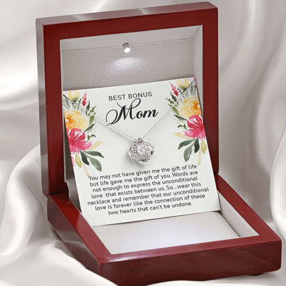 bonus mom 5 Love Knot Neclace