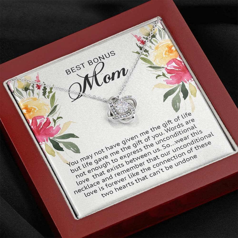 bonus mom 5 Love Knot Neclace